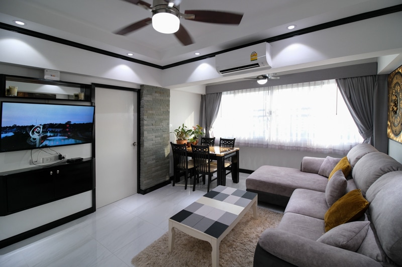 Fully Remodeled Keha Condominium Living Room With Decorative Bricks