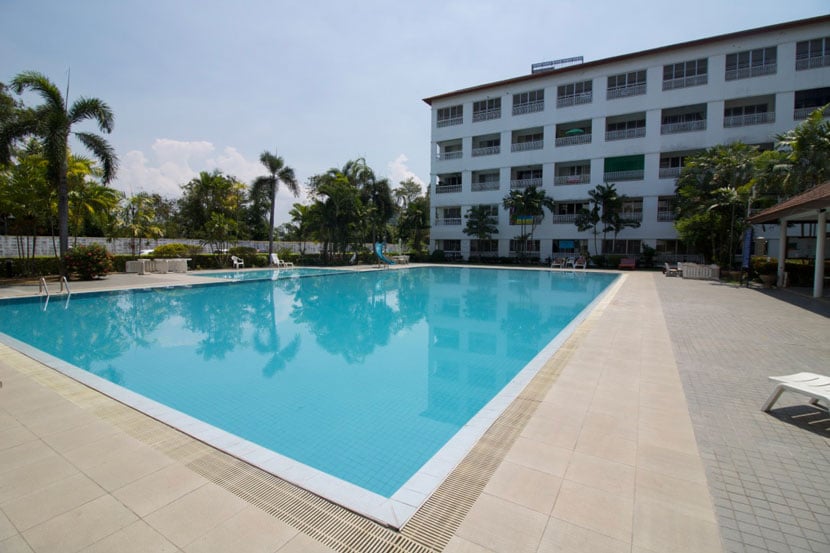 Baan Suan Lalana Building and Swimming Pool