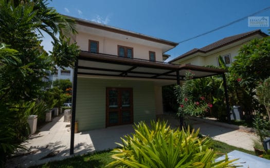 Baan Suan Lalana 2 Storey House With Garden