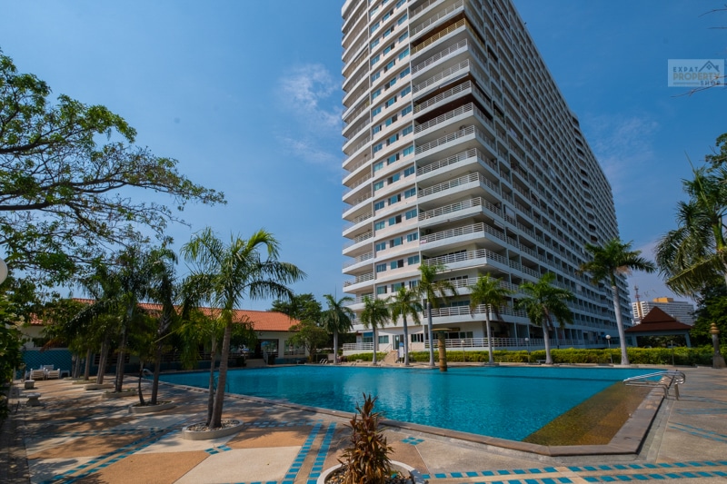 View Talay 5 Swimming Pool and Building