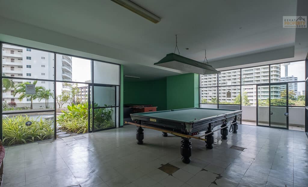 Jomtien Complex Condotel Pool Table