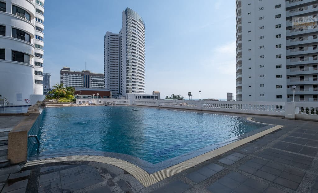 Jomtien Complex Condotel Swimming Pool