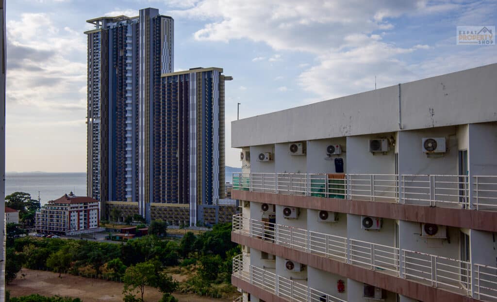 Jomtien Beach Condominium Sea View